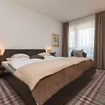 ألبينهوف بوستيليون فندق 3*