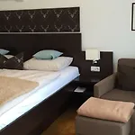 ألبينهوف بوستيليون فندق 3*