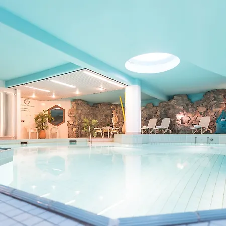 فندق ألبينهوف بوستيليون كوشل